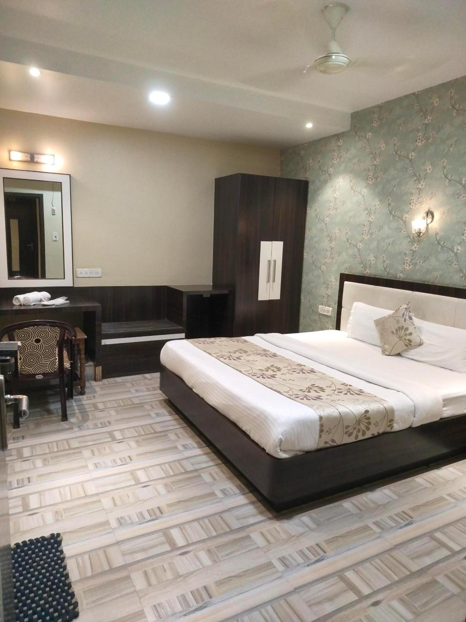 Royal Guest House Варанаси Екстериор снимка